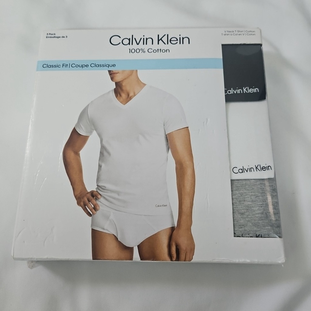 Calvin Klein Mens Classic Fit V-Neck T-Shirt Undershirt 3-Pack Size Medium New - Picture 1 of 10
